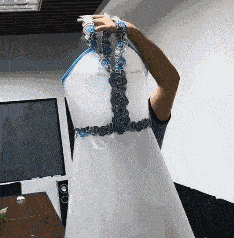 每当想起别人的女友穿上这身衣服,我就内心止不住的颤抖