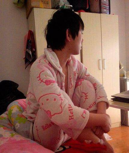 昨天新买的睡衣，好看吗？