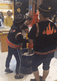 论骚气，我只服这位大哥