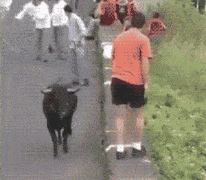 这假动作甩国足十条街