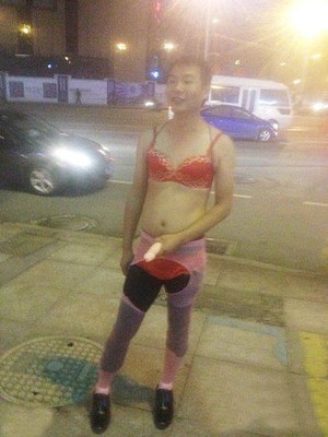 逆向审美观图片，你欣赏他的婀娜多姿的身材么？