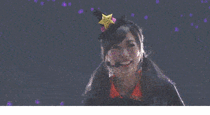 看看人家过生日怎么吹蜡烛的!