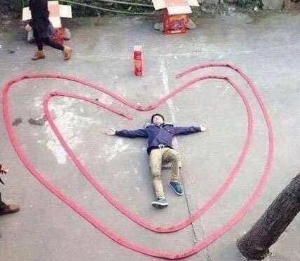 你要不答应我就炸死我自己