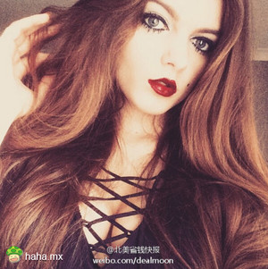 上班5分钟被开除，竟因长得太美？