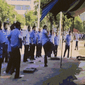 真的需要这么多工作人员么？