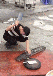 咋滴,铁头功弄不过就玩阴的是吧