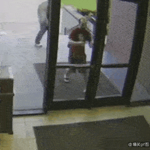 这他妈谁设计的，站出来，保证不打死你……