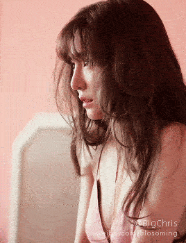 妹子的眼神好动人