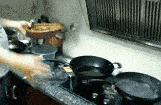 虽然肚子挺大的，一定没下过厨房