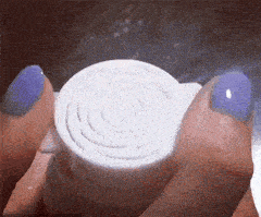 这个洁面泡沫太浪了，挤出来都舍不得用呢