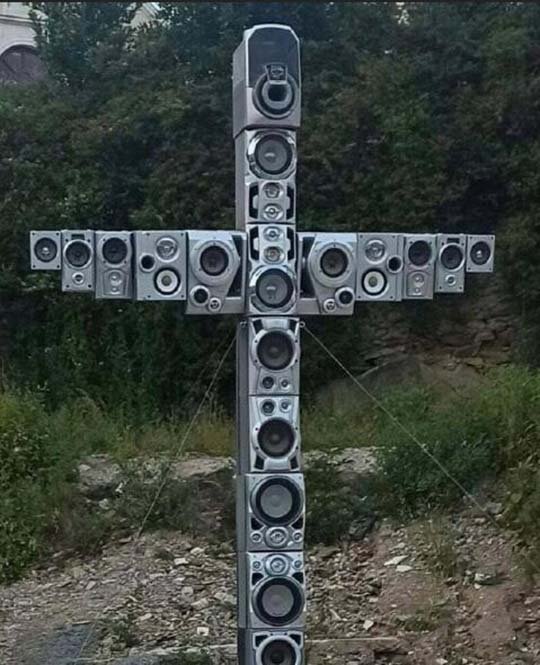 看了吗，这里头埋着一个外放短视频的人