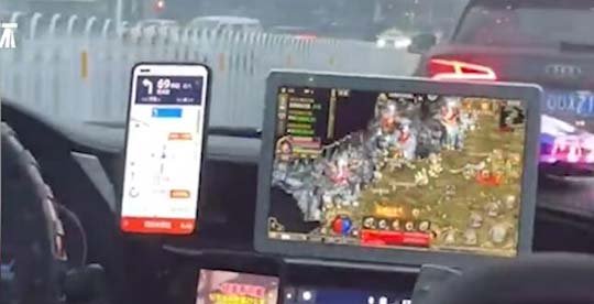 这事只能中午做，因为早晚要出事