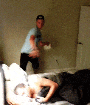 人生最后悔的事情就是交了这么一个损友