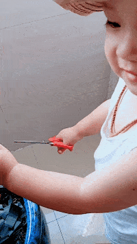 哈哈哈，弟弟你这手艺不行啊，当不成园林师了！