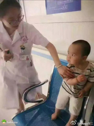 噗，绝对是今年最佳啊！！城市套路深，当年被骗过以后，他看人的眼神已经变了。。