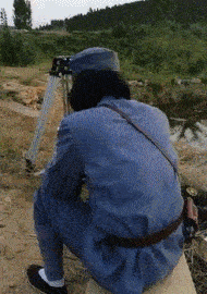 所谓伊人在水一方，回头一笑吓我一跳