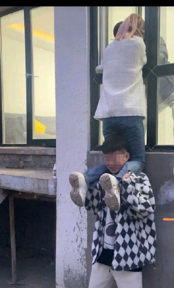 备胎：她告诉我这是她哥，她哥从小在意大利生活