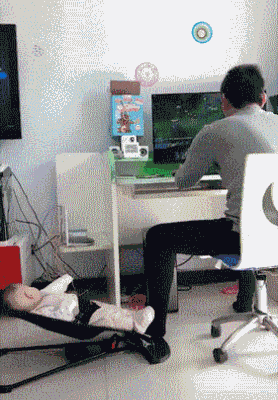 玩到紧要关头会不会把娃一脚踢飞?