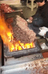 一次三百根，这烤串，我服