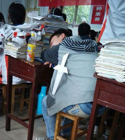 莫非他是带刀护卫展昭?