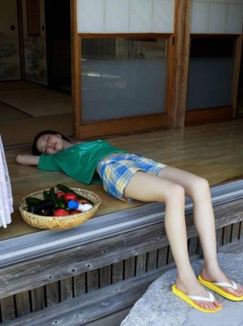 美女篮子里的装备不错