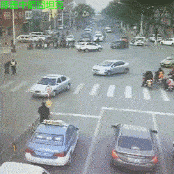 卧槽，我坐骑惊了，让让！让让！！！