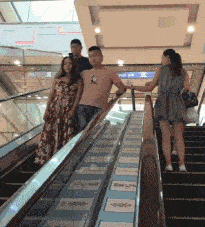 还敢看别的女生啊