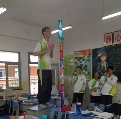 童鞋，你这么叼，你老师知道吗？