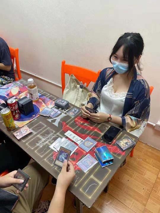 知名选手不知为何输掉了比赛，赛后表示当时大脑一片空白