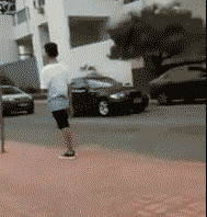 早就看你不顺眼，今天终于逮到机会了