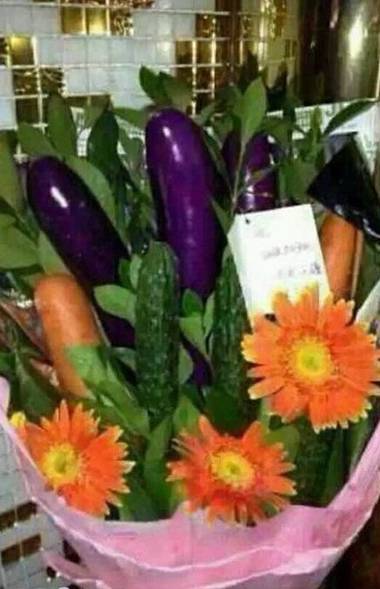 情人节老公送的礼物,想表达什么?