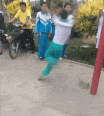 这才叫电光毒龙钻，学着点儿，年轻人