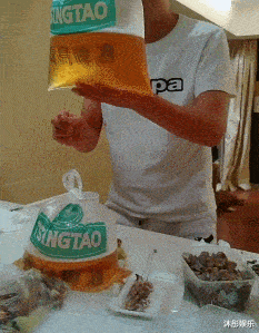 这种袋装的啤酒会更好喝一些吗，小编还从来都没喝过呢~