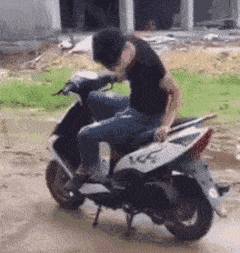 只是重心不稳把人也给摔了