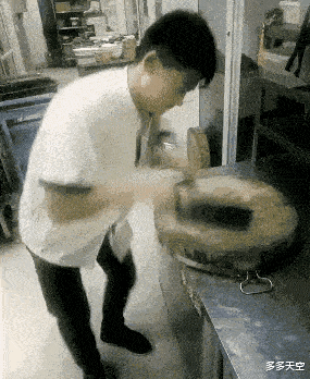 我哥们还有一礼拜就出院了，他的床位就提前留给你了！