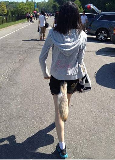 狐狸精露出尾巴了