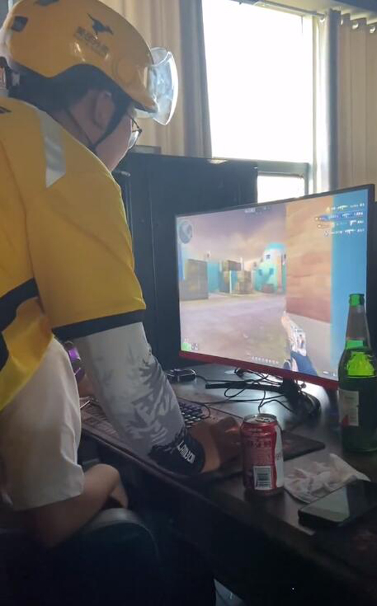 他还没坐下呀，实力可想而知