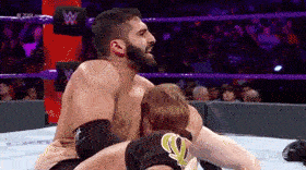 临危不乱 杂技摔跤!