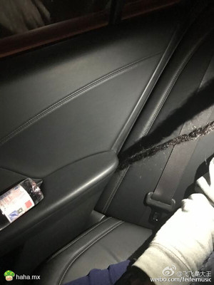 完了 打车把头发关外面了 估计得把酒仙桥街道扫一遍