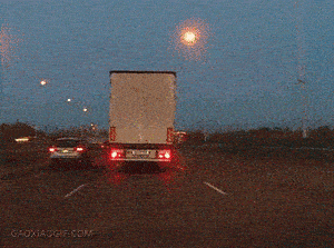 大哥你以为在玩GTA5么？