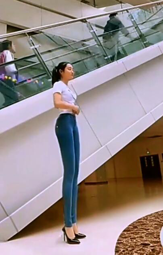 来帮我换个灯泡