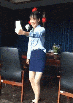 这年头，越是好看的妹子，骨子里越是充满了逗比的气质，还是拦都拦不住的那种