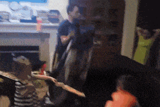 生活不只有眼前的苟且，还有棒下的痛苦