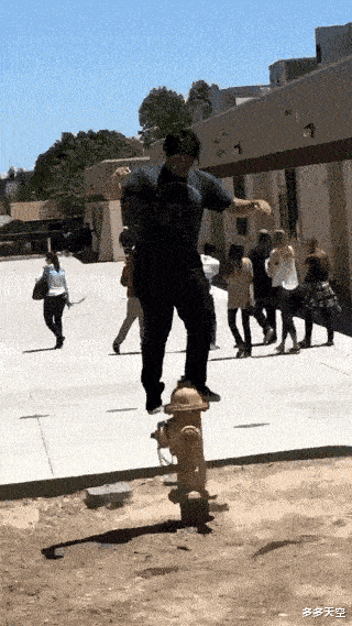 大兄弟,不能这么玩啊,我看着都疼!