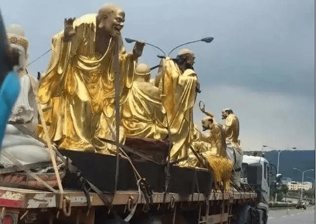 看了一场十八罗汉的露天演唱会