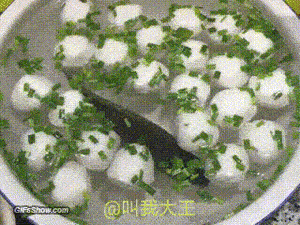 这鱼丸汤好新鲜啊！