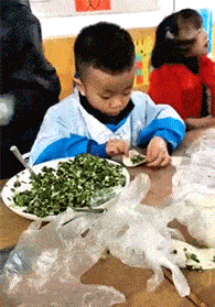 平时就喜欢这么调皮