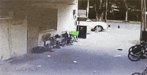 你无法想像的女司机拐弯....