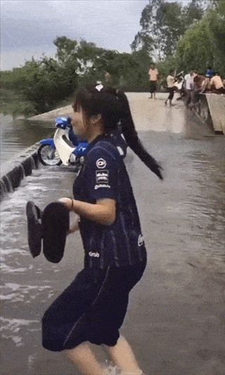 一顿操作猛如虎，结果摔成二百五