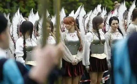 这就是传说中的骑兵吧